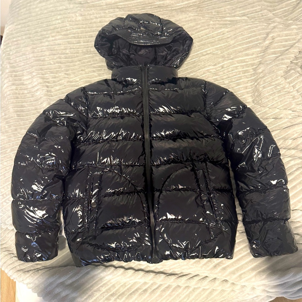 Black shiny HERNO puffer jacket
-Original Herno jacket
Brand new barely worn